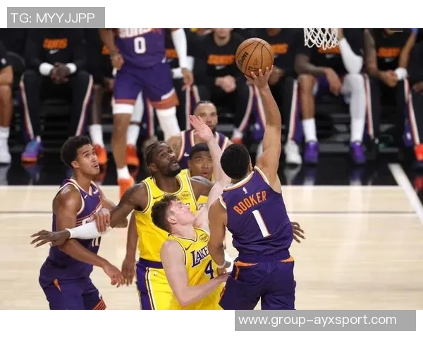 本赛季球队进攻变化显著里弗斯指出更多球员积极冲击篮下 本赛季球队进攻变化显著里弗斯指出更多球员积极冲击篮下