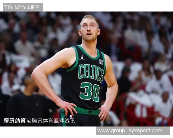 安芬尼西蒙斯谈与马祖拉的默契建立过程及其对球队磨合的积极影响